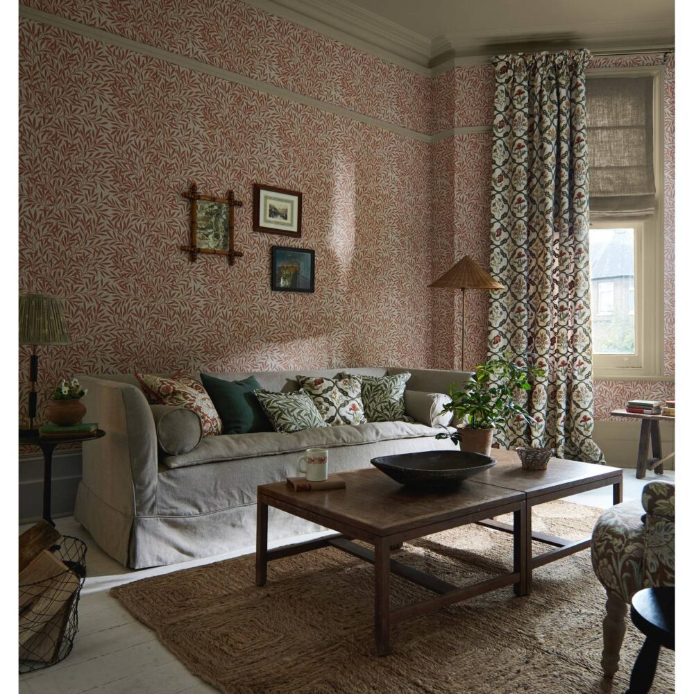 Emerys Willow Wallpaper - Chrysanthemum Pink from