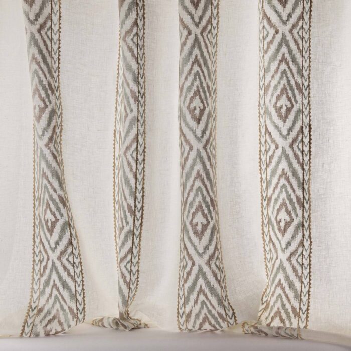 Albury Fabric - Beige fabric swatch F4812-02