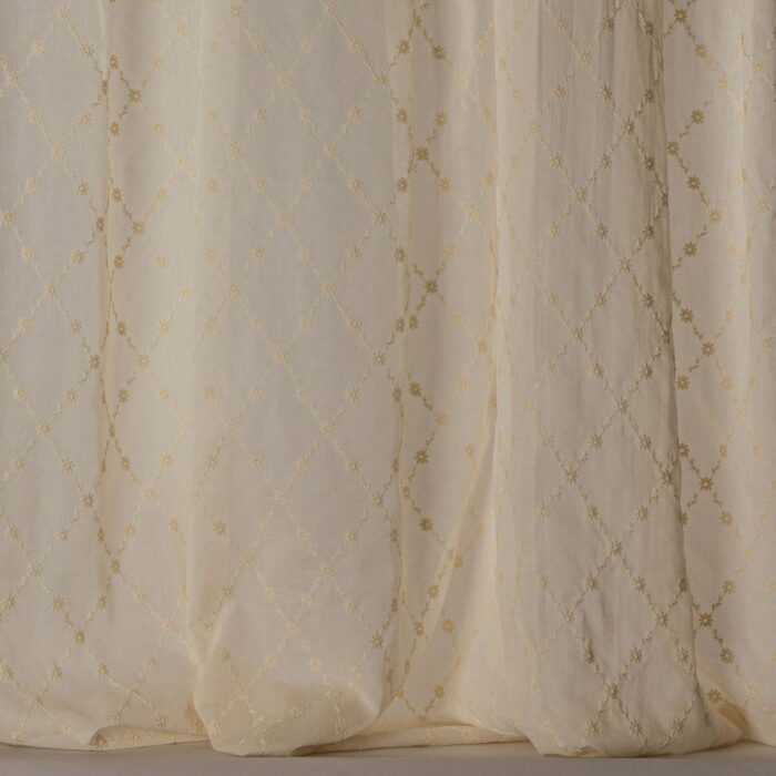 Betony Trellis Fabric - Cream fabric swatch F2310-02