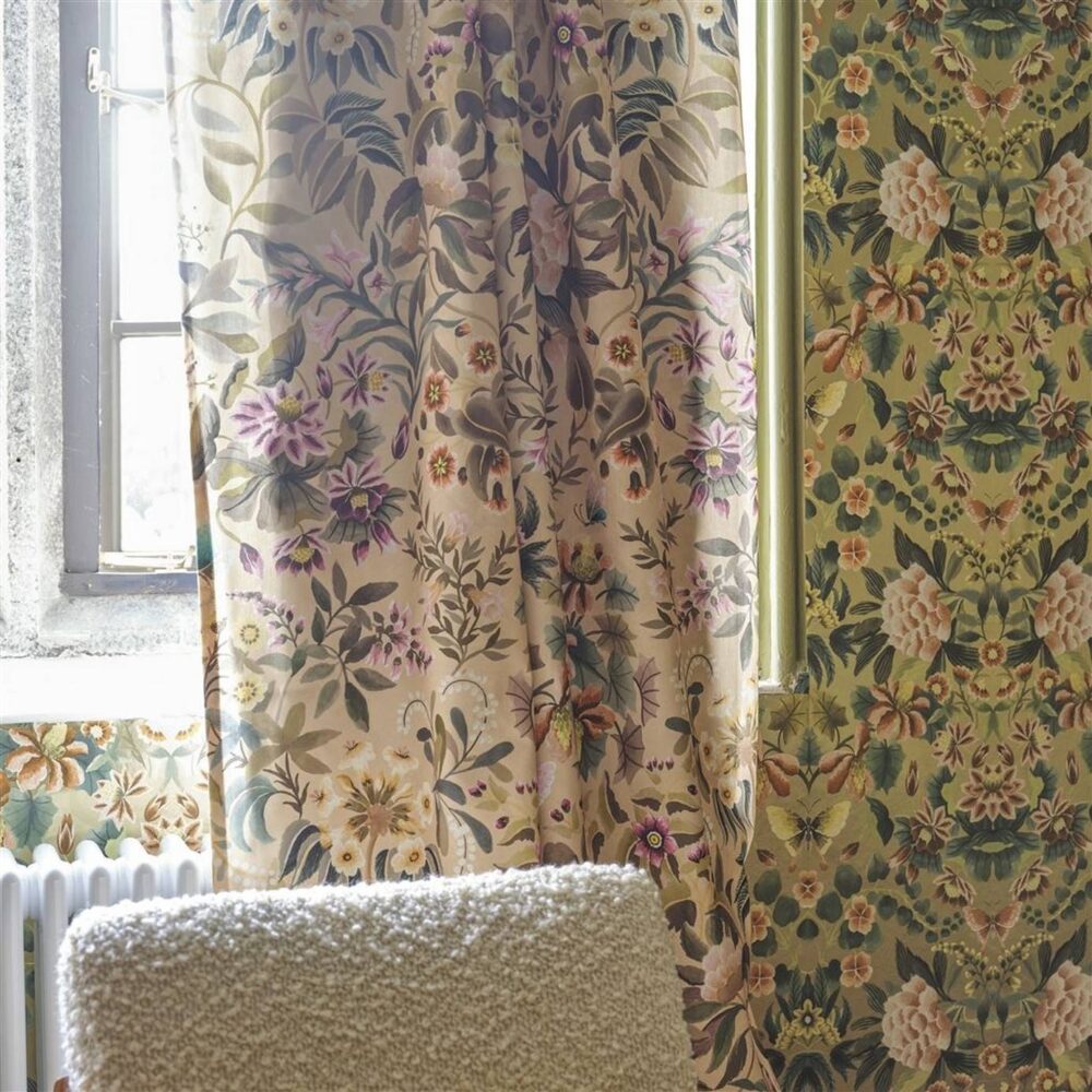 Karakusa Fabric - Tuberose from