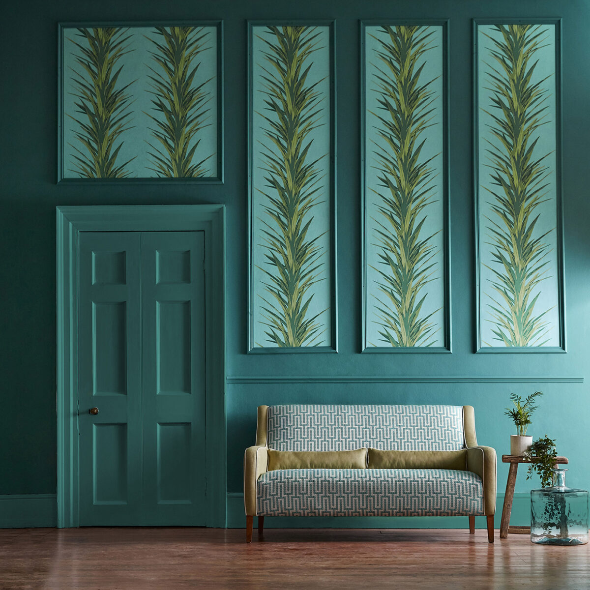 Yucca Wallpaper - Grey / Gilver by Yucca Wallpaper - Grey / Gilver from