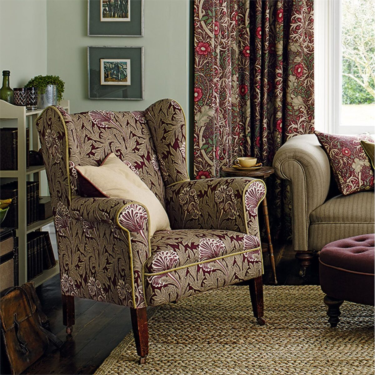 Morris Seaweed Fabric - Ink / Woad from