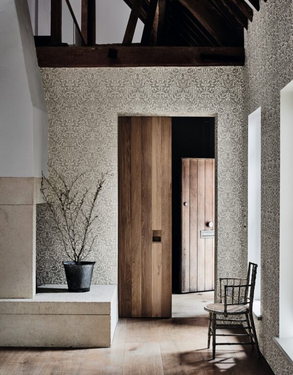 Pure Acorn Wallpaper - Chalk / Silver (Glitter) from