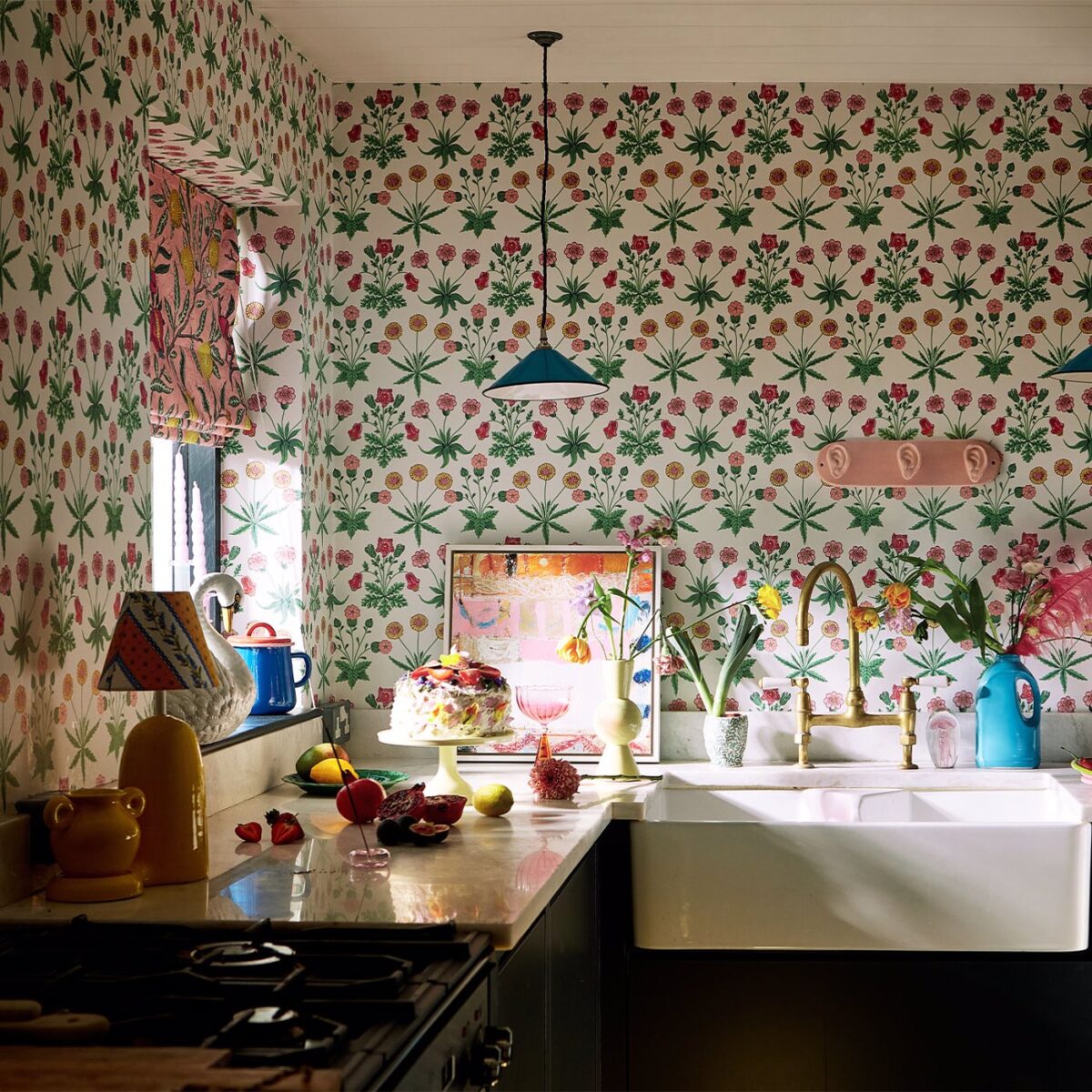 Daisy Wallpaper - Strawberry Fields by Daisy Wallpaper - Strawberry Fields from