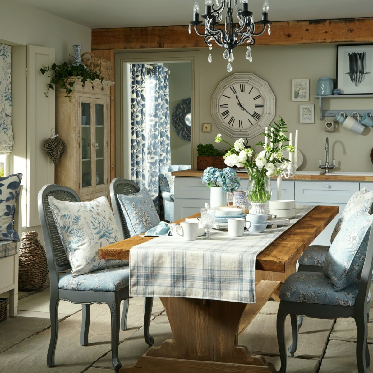 Finch Toile Fabric - Delft from