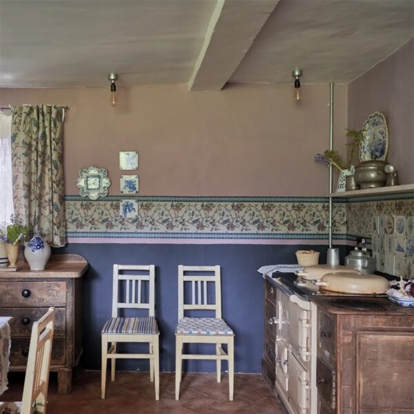 Pentimento Wide Border Wallpaper - Linen by Pentimento Wide Border Wallpaper - Linen from