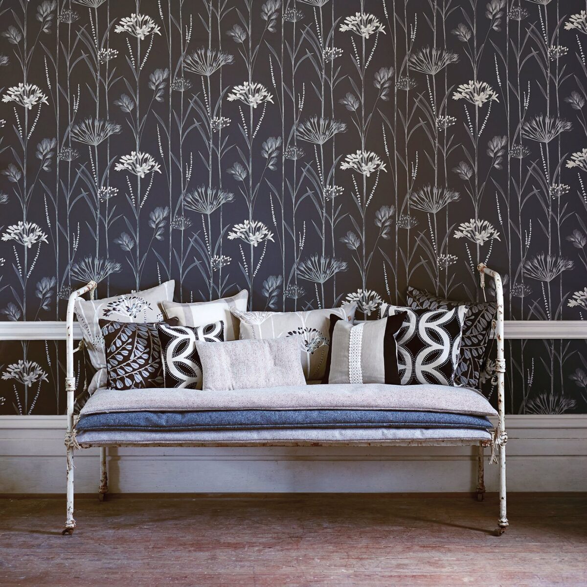 Gardinum Wallpaper - Ivory And Gold by Gardinum Wallpaper - Ivory And Gold from