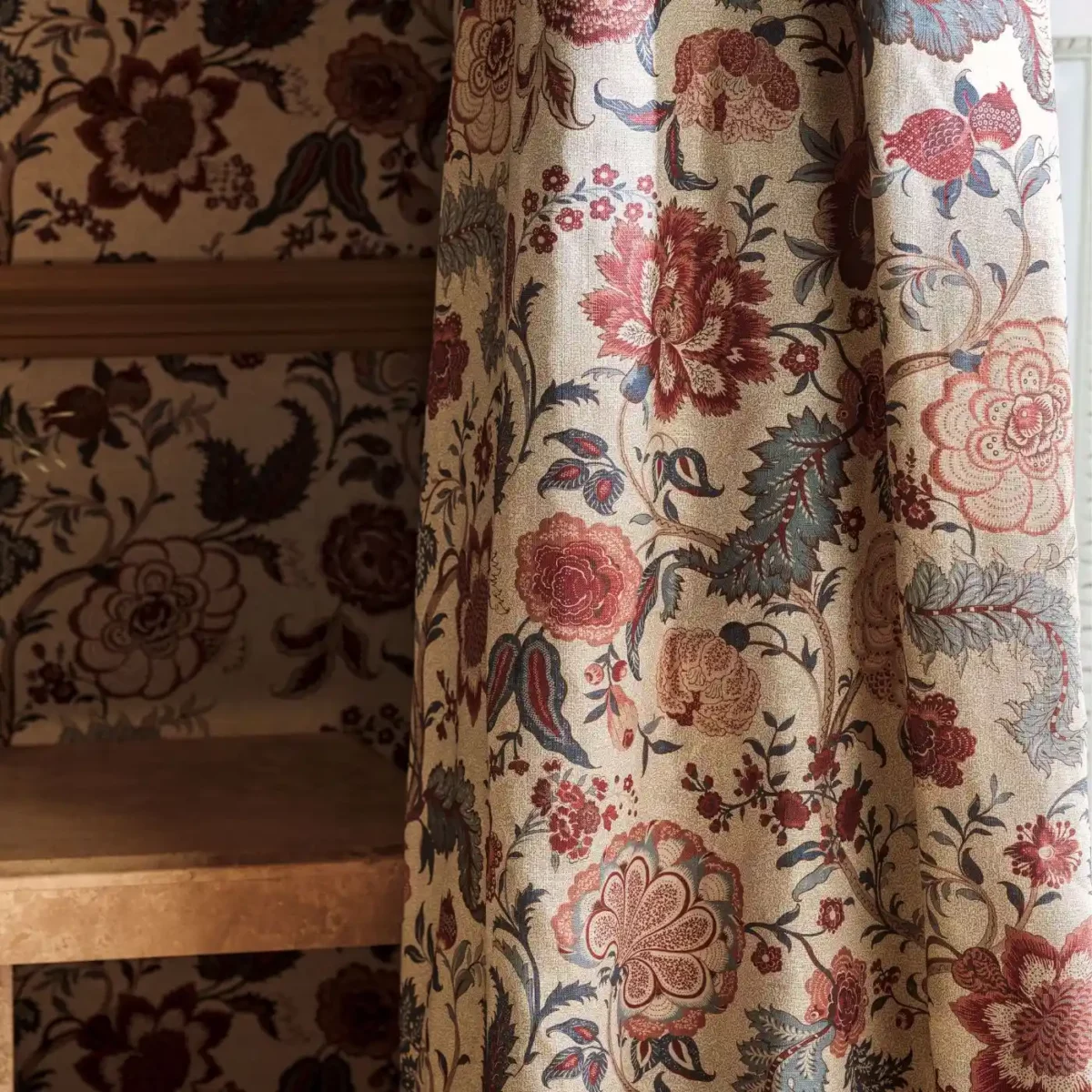 Salisbury Jacobean Fabric - Tetbury Blue from
