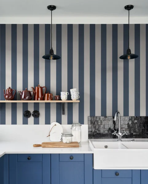 Baltic Rayure Wallpaper - Marine / Blanc by Baltic Rayure Wallpaper - Marine / Blanc from