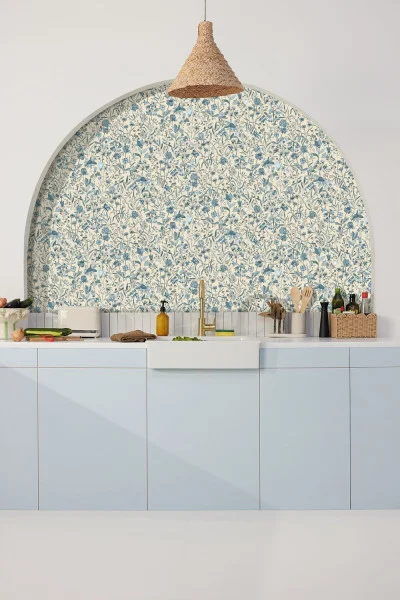 Jardin De Giverny Wallpaper - Bleu Porcelaine by Jardin De Giverny Wallpaper - Bleu Porcelaine from
