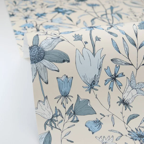 Jardin De Giverny Wallpaper - Bleu Porcelaine by Jardin De Giverny Wallpaper - Bleu Porcelaine from