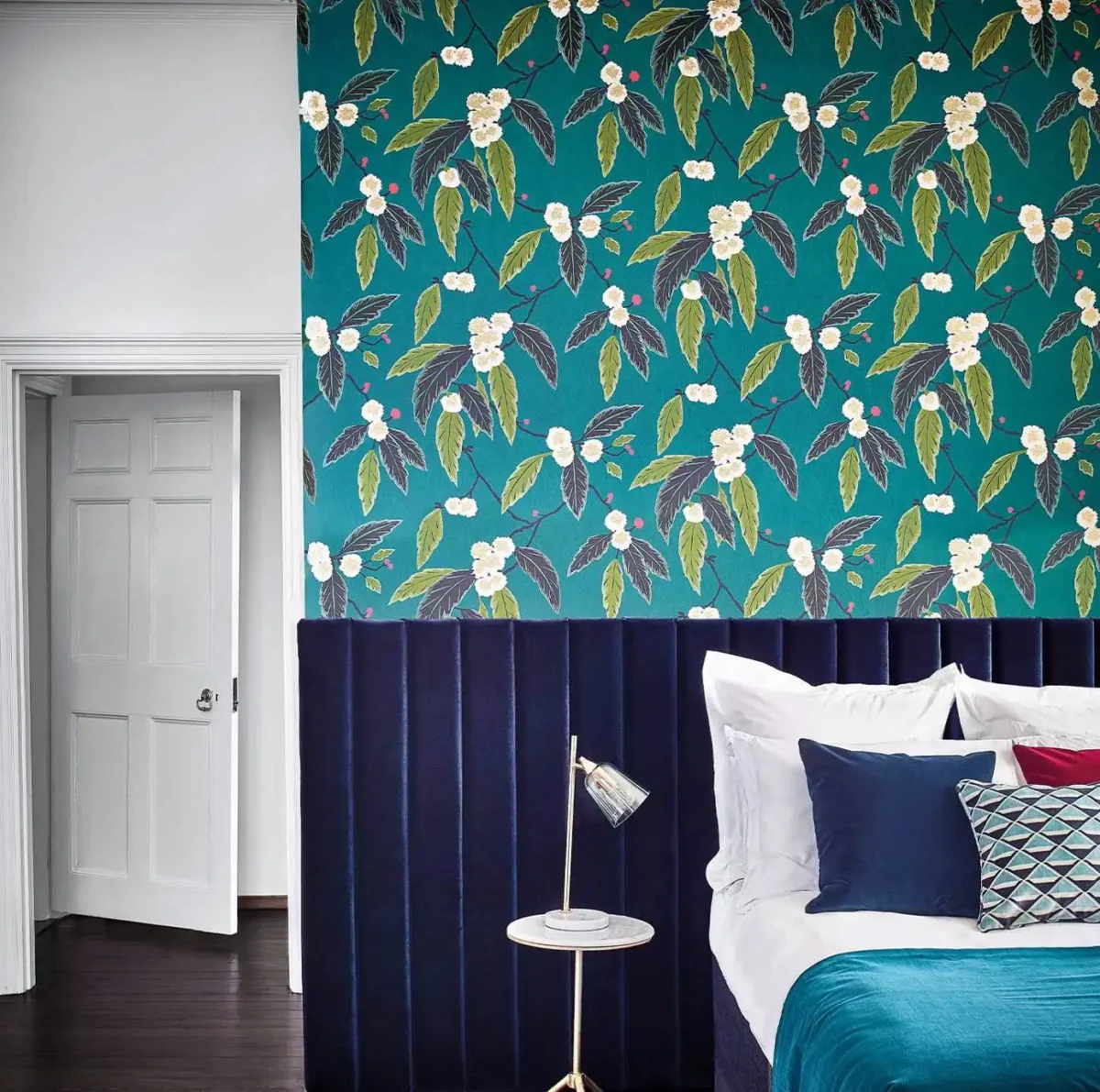 Coppice Wallpaper - Ebony / Putty / Snow from