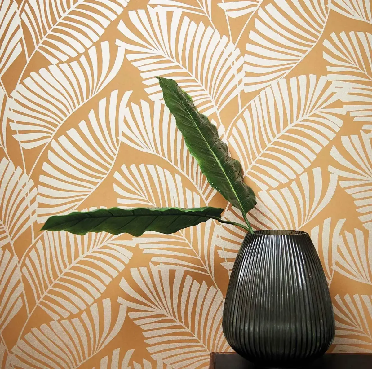 Mala Wallpaper - Ebony from