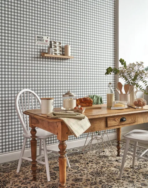 Vichy Wallpaper - Anthracite by black-grey checked wallpaper