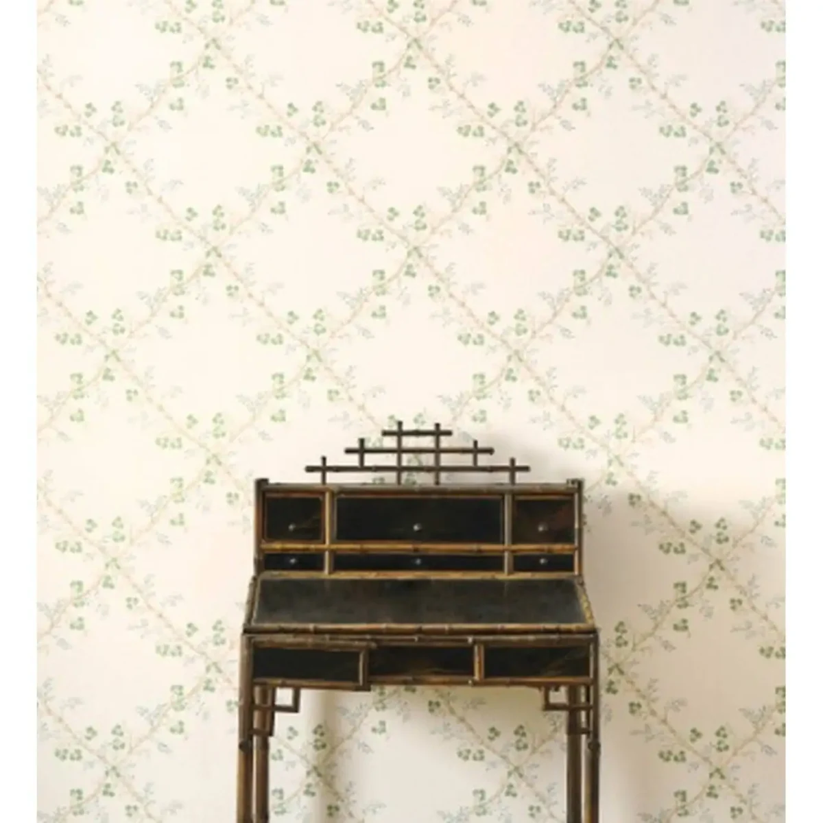 Trefoil Trellis Wallpaper - Leaf by Trefoil Trellis Wallpaper - Leaf from