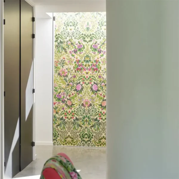 Ikebana Grande Wallpaper - Fuchsia by Ikebana Grande Wallpaper - Fuchsia from