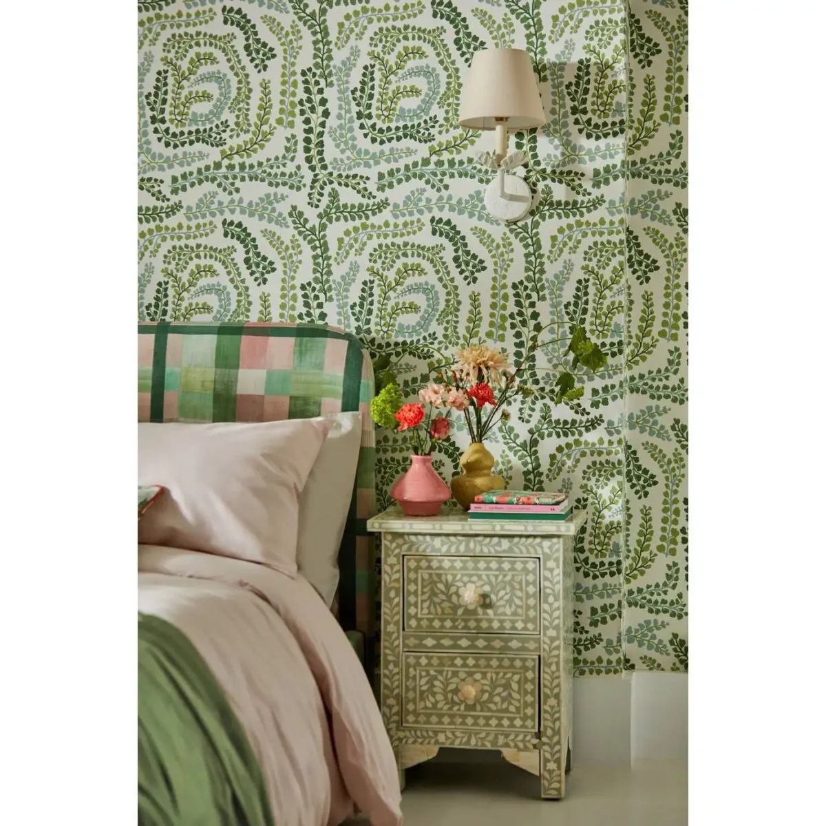 Fayola Wallpaper - Fig Leaf / Clover from