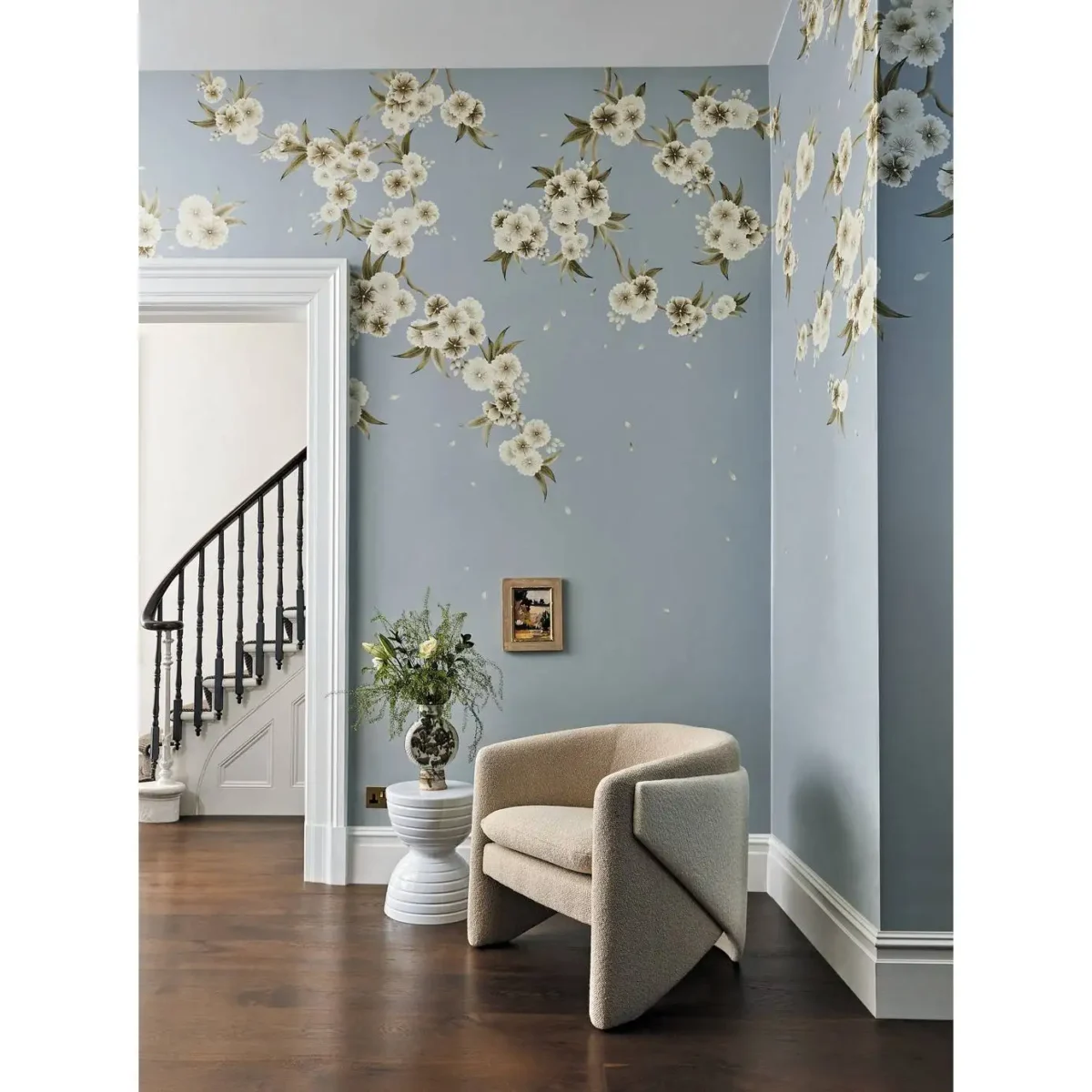 Rosa Wallpaper - Feather Grey / Paper Lantern / Oyster from