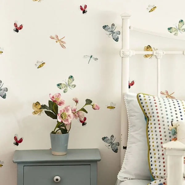 Buzzing Around Wallpaper from