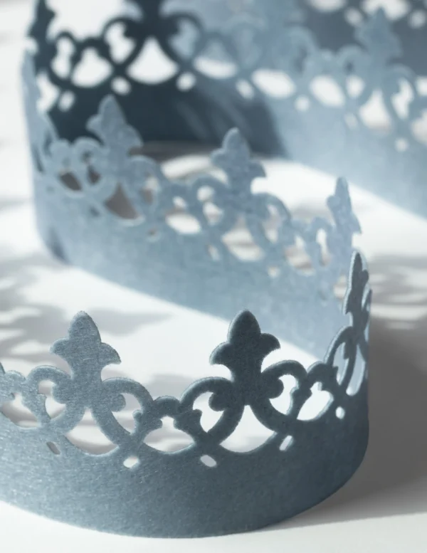 Finlay 2.5" Scalloped Border by blue felt scalloped border