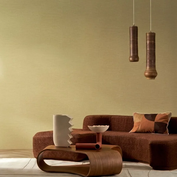 Shinok Wallpaper - Cedre Rouge by brown plain wallpaper and wall with sofa and vases