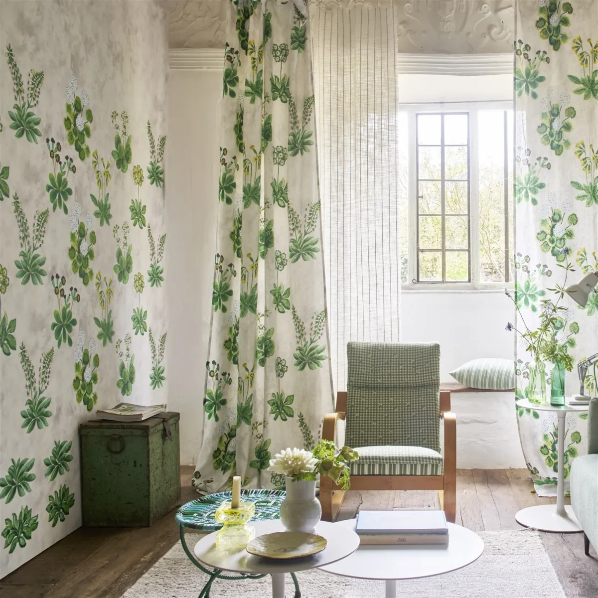 Primevère Wallpaper from Designers Guild Palette Provencale Wallpapers collection - green botanical